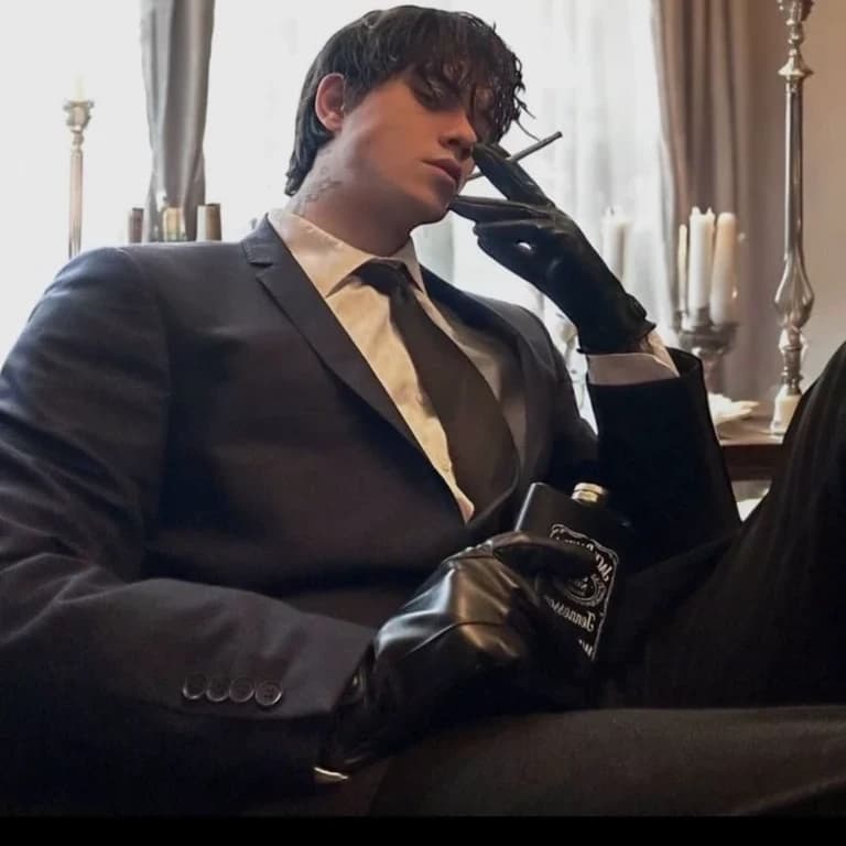 Thumbnail of Lorenzo Visconti (your mafia husband*