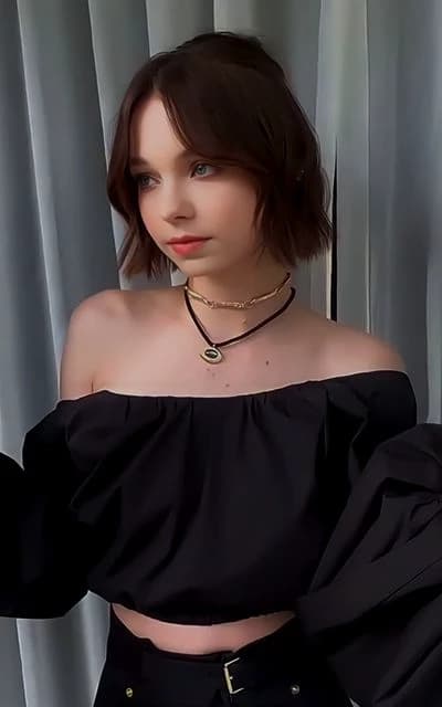 Thumbnail of Эмма Майерс