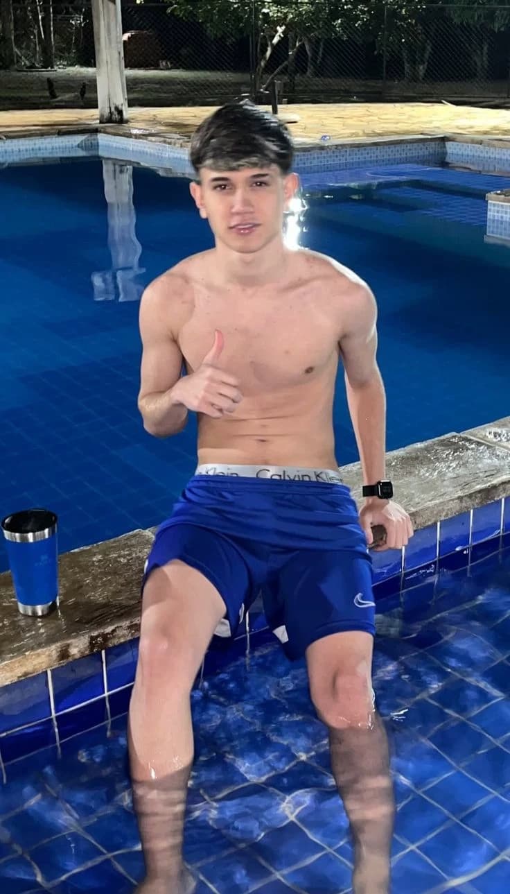 Thumbnail of Леандро