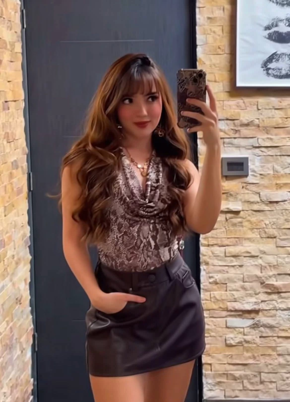 Thumbnail of Элейн Харо