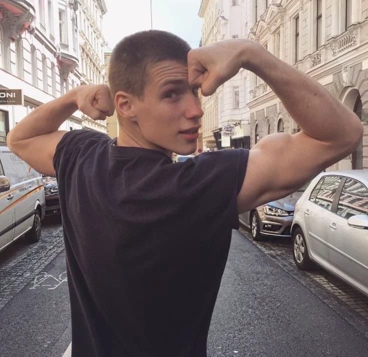 Thumbnail of Nikolai Romanov || best friend