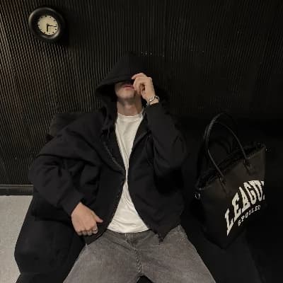 Thumbnail of Оливер Сальваторе