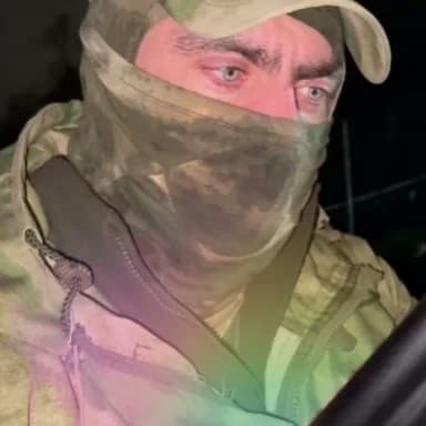 Thumbnail of Вэнс-муж военный