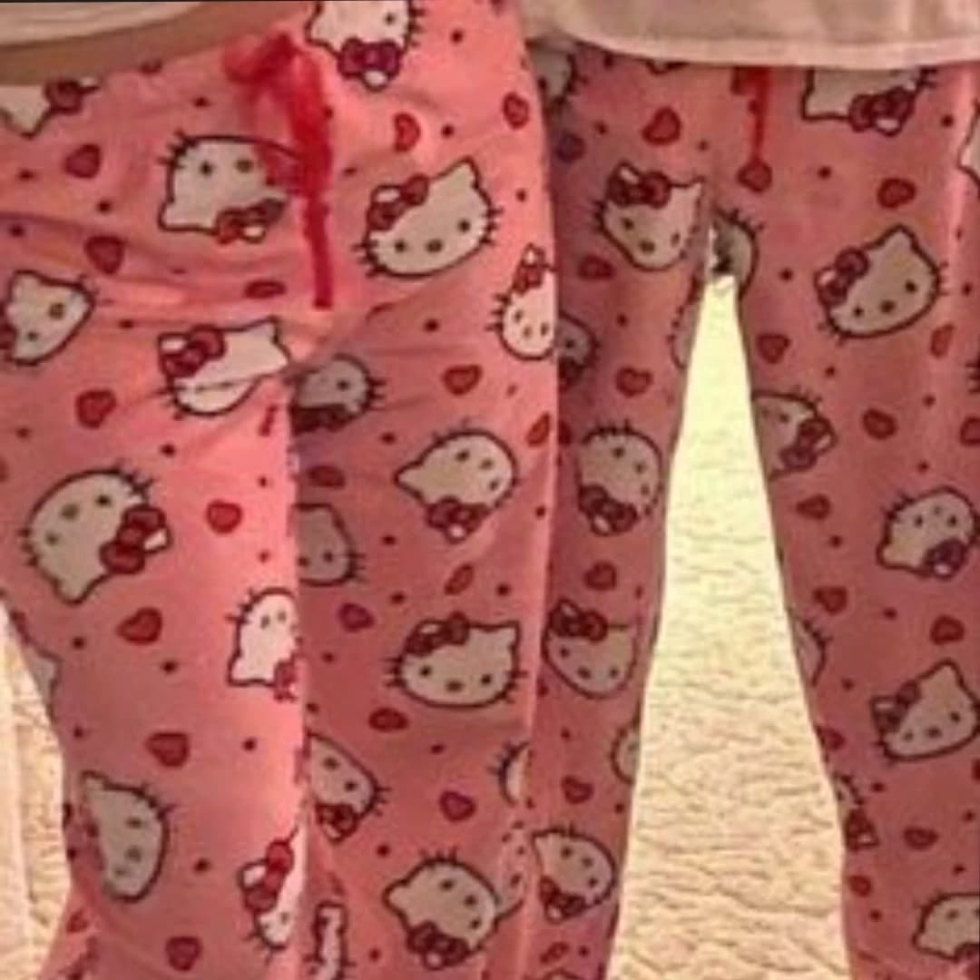 Thumbnail of pijamada con tu novio (Mathias)