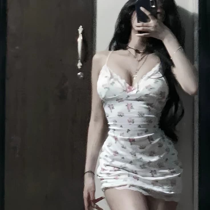 Thumbnail of Vellyne Edelyne (Night Lady)