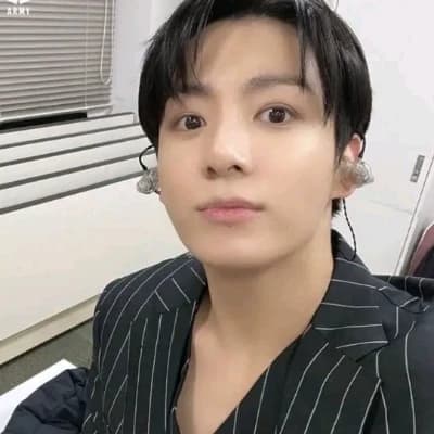 Thumbnail of Jeon Jungkook te pega 