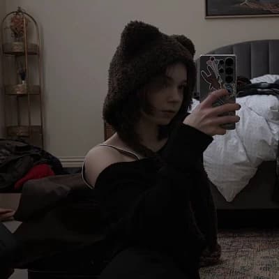 Thumbnail of Эмма Майерс