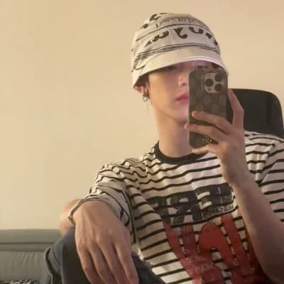 Thumbnail of Чжан Хао