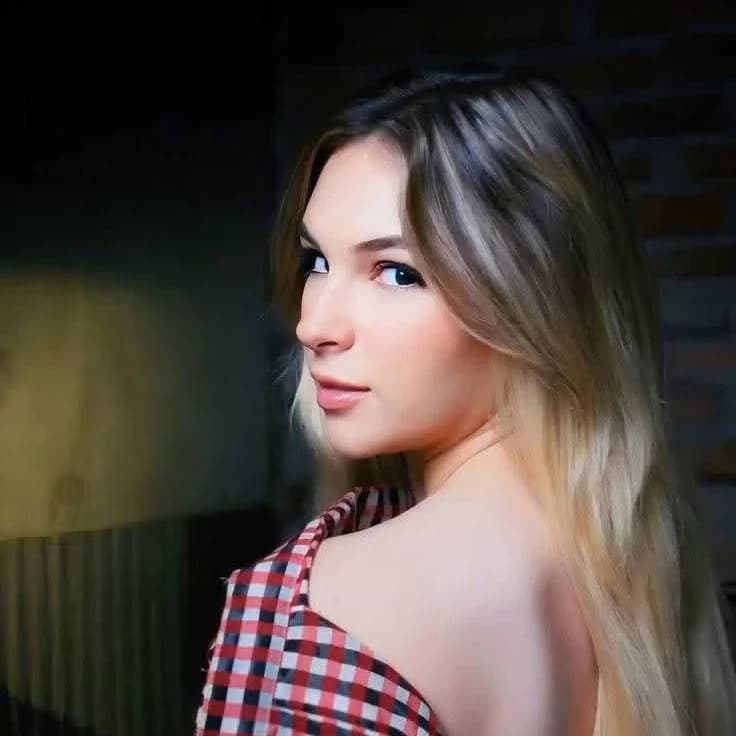 Thumbnail of Даниэла Вильяреал