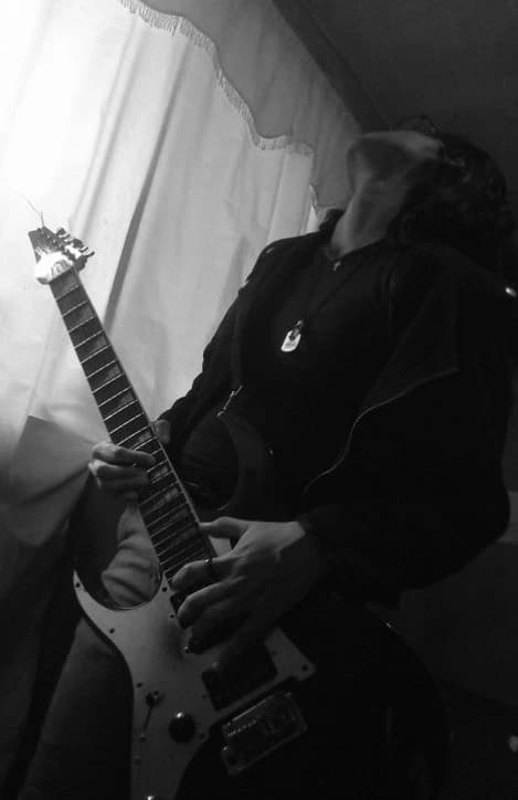 Thumbnail of 💋Andrew Larson 💿