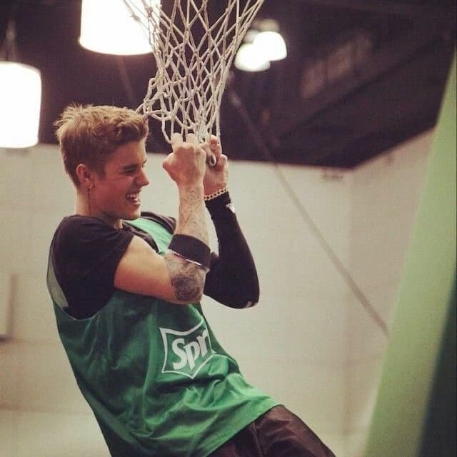 Thumbnail of Justin Bieber- 17 Again.