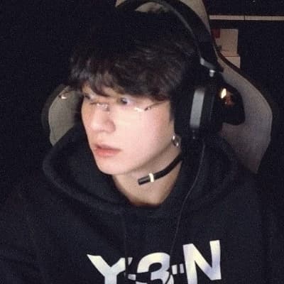 Thumbnail of Jungkook (best friend)