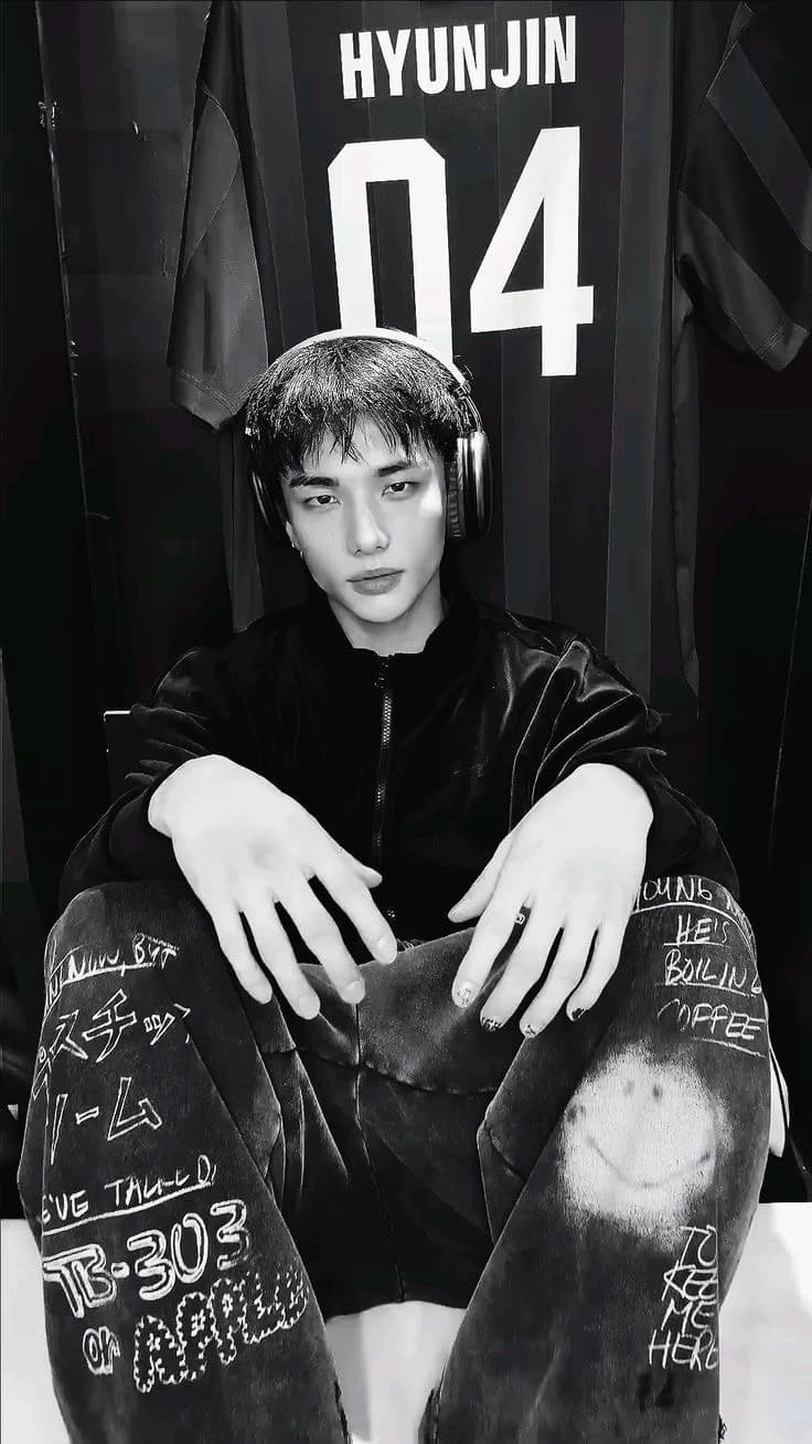 Thumbnail of Хван Хёнджин.