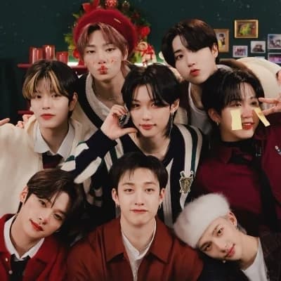 Thumbnail of steray Kids - навидад 🎄🎁