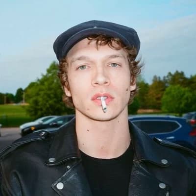 Thumbnail of Ilya Rozanov