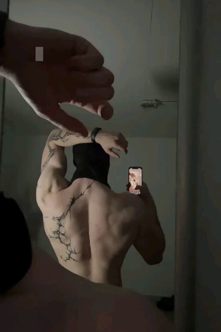 Thumbnail of Икар