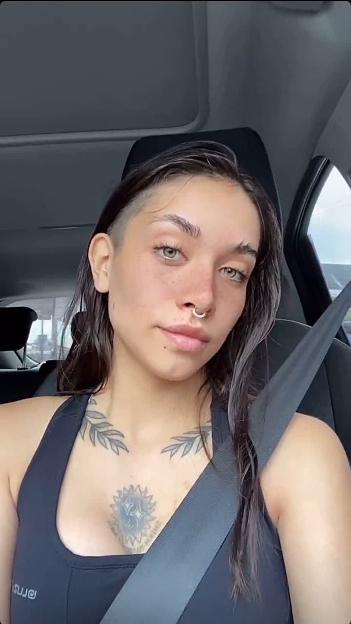 Thumbnail of María becerra