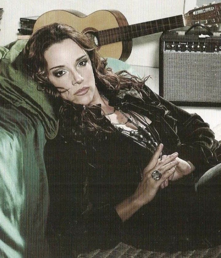 Thumbnail of Singer Ana Carolina (GL/WLW)