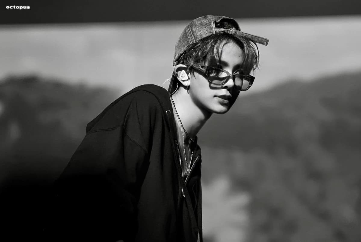 Thumbnail of Lee heeseung | Hes only yours. 