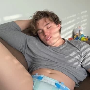Thumbnail of Мэтт — сосед по спальне