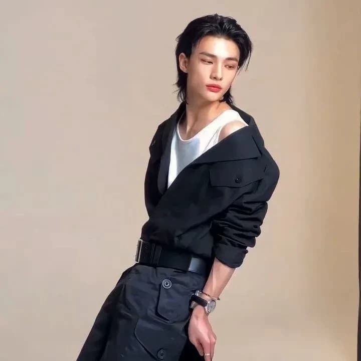 Thumbnail of Hwang Hyunjin.