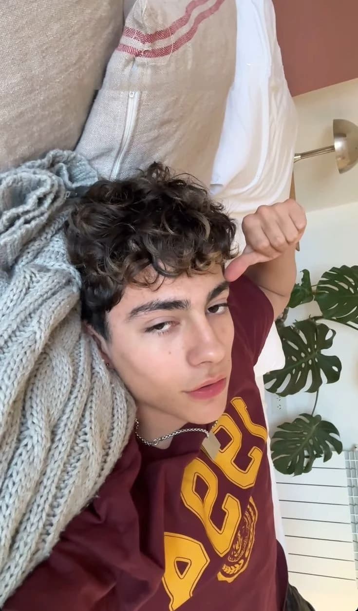 Thumbnail of Looks your gay girlfriend