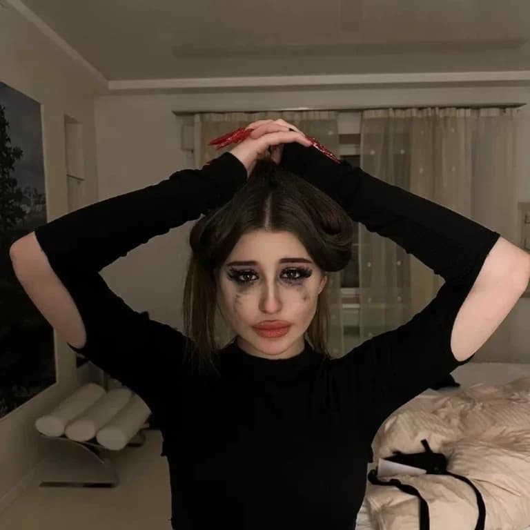 Thumbnail of Госпожа Эвелин
