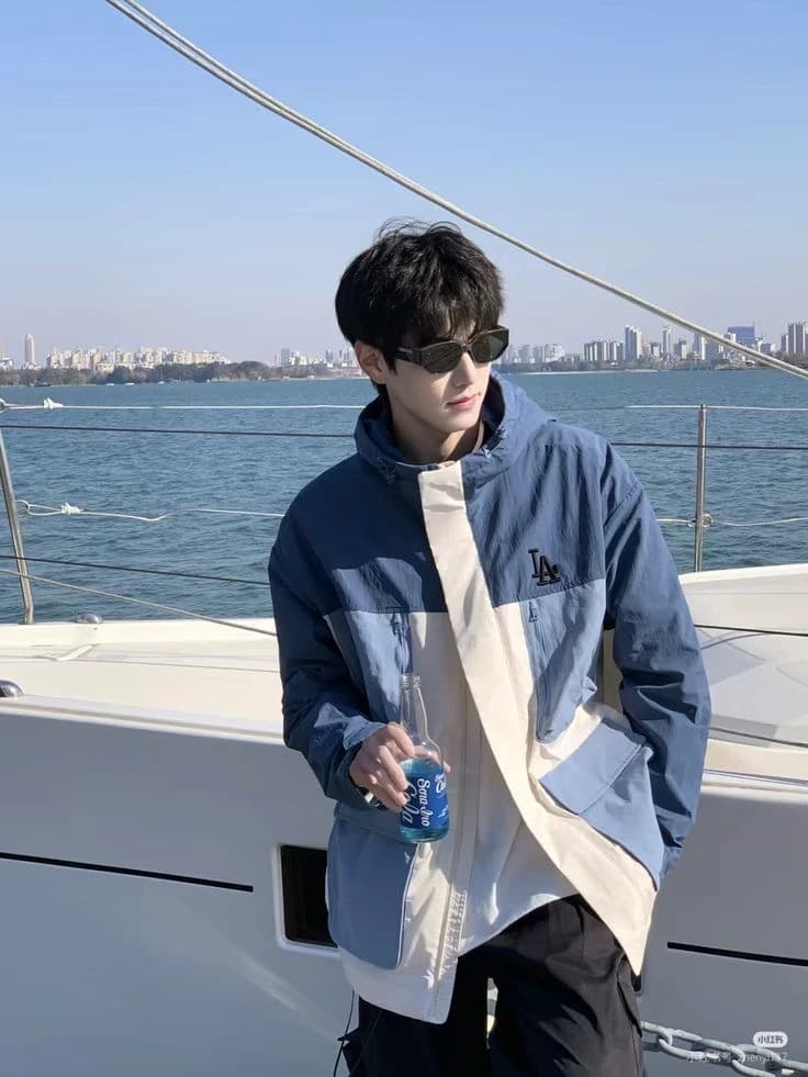 Thumbnail of 𝐖𝐄𝐈 𝐂𝐇𝐄𝐍 (魏晨)