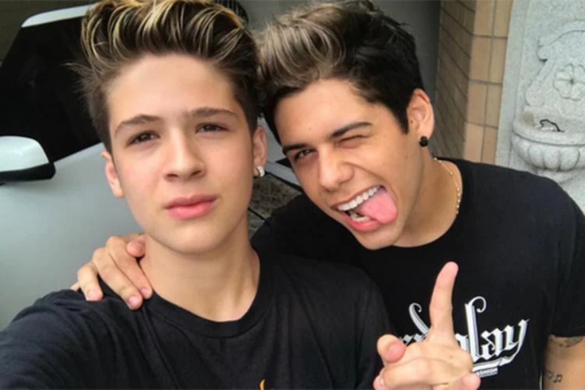 Thumbnail of Zé Felipe and João Guilherme