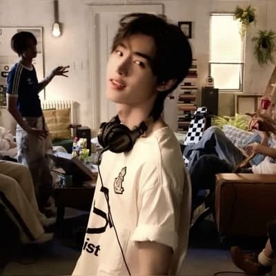 Thumbnail of Sunghoon