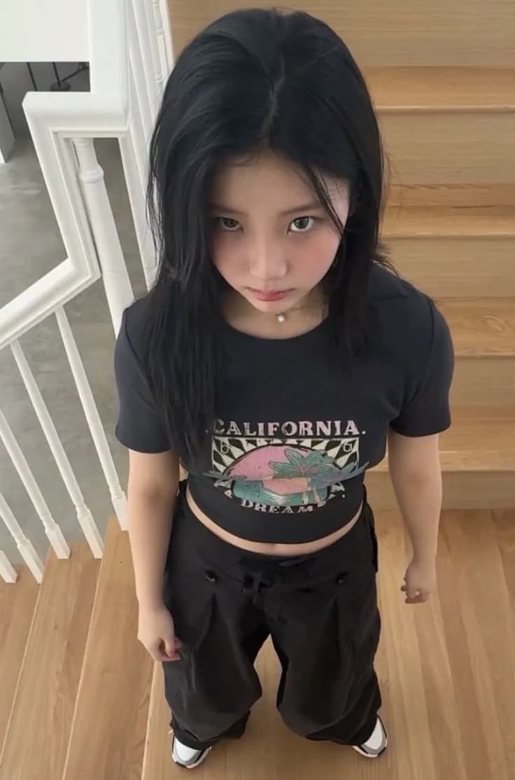 Thumbnail of Wonhee (●'◡'●)
