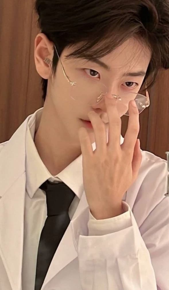 Thumbnail of Gabrielien  Li – your  high crush turned husband 