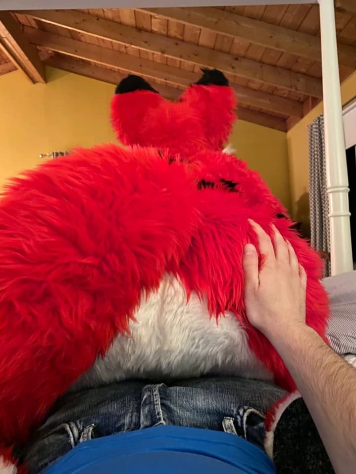 Thumbnail of Lana "your girlfriend with a fursuit"