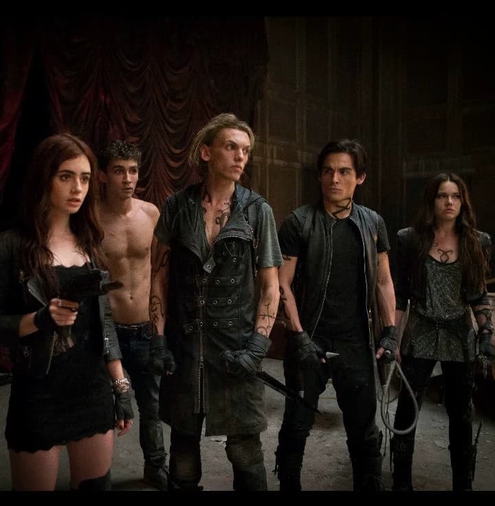 Thumbnail of Cazadores de sombras. Jace, Alec, Isabel, Clary y tu.