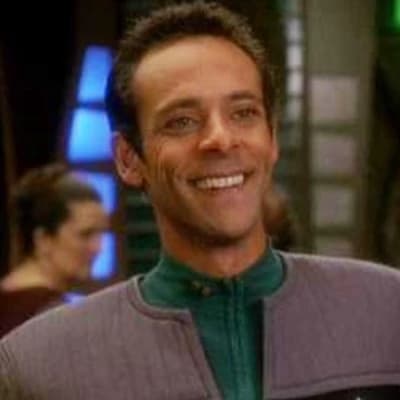 Thumbnail of El doctor Julian Bashir.
