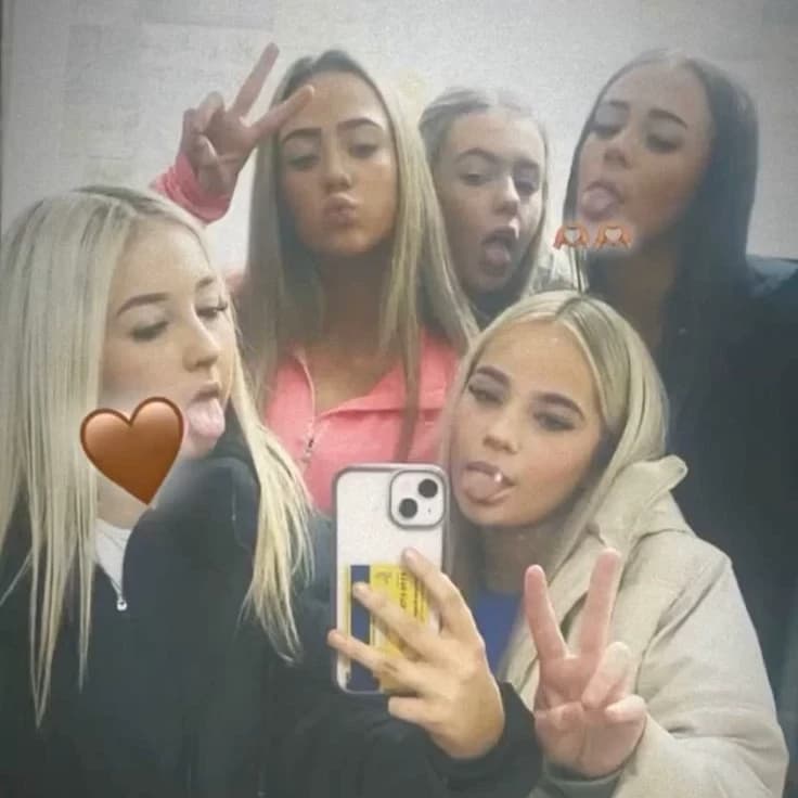 Thumbnail of The 5 popular girls 