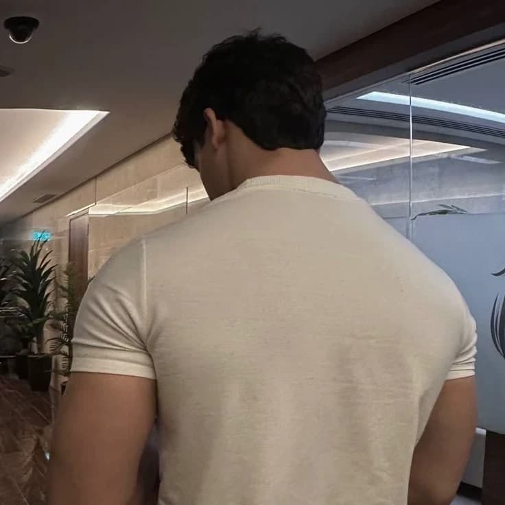 Thumbnail of Уго Сантьяго