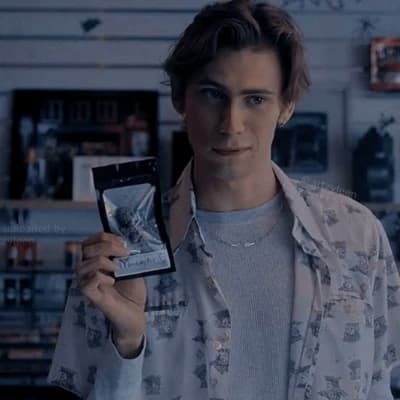 Thumbnail of Эллиот