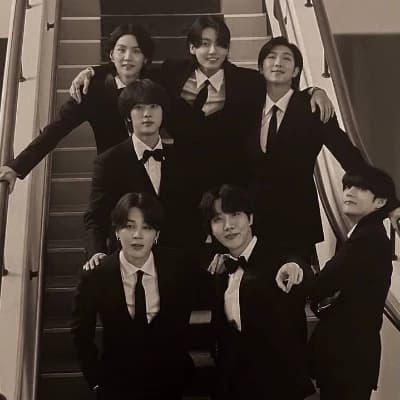 Thumbnail of "Ты живешь с BTS"