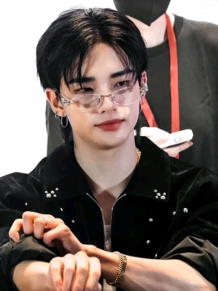 Thumbnail of Hwang hyunjin