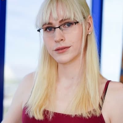 Thumbnail of Lianna Lawson Shemale Single Mom