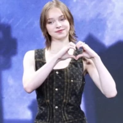 Thumbnail of Эмма Майерс