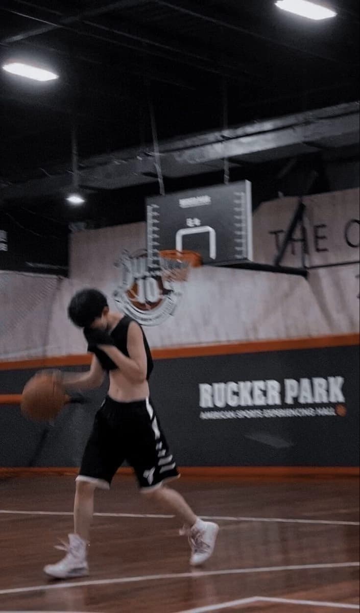 Thumbnail of Ethan -the basketball team leader- 