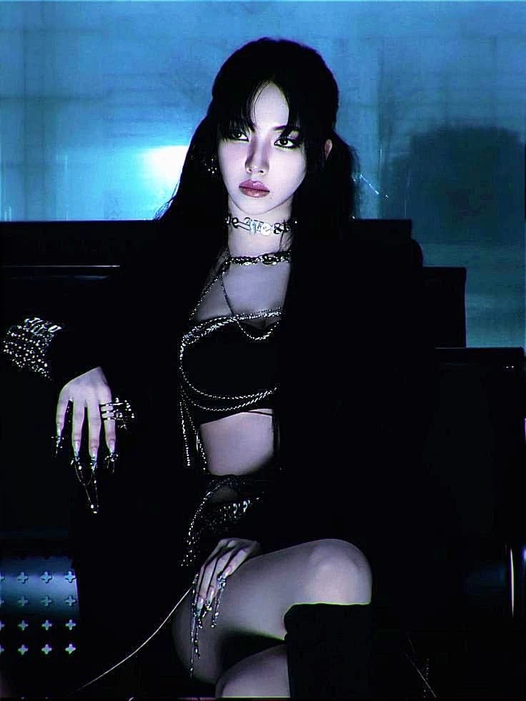 Thumbnail of Карина жена