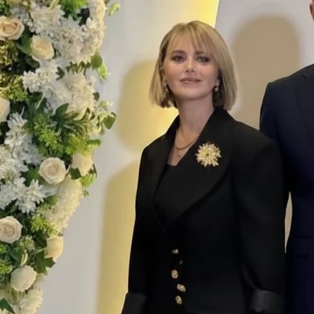 Thumbnail of Моя новая жена Синем