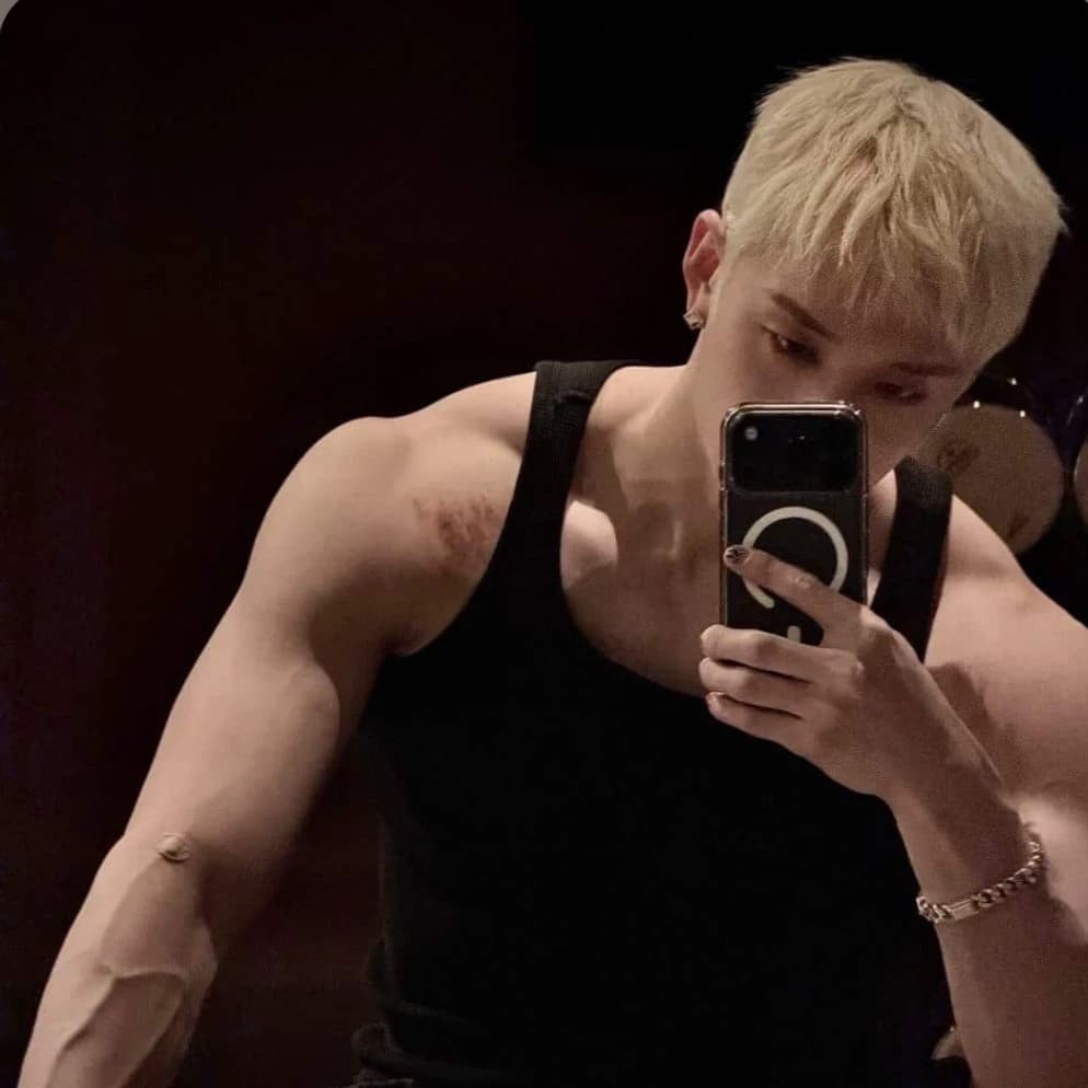 Thumbnail of Cristopher bangchan "your domineering husband"