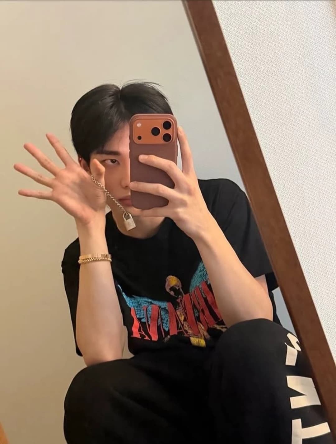 Thumbnail of Hyunjin "your sexy neighbor"