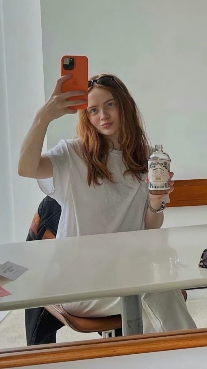 Thumbnail of Сэди С

.