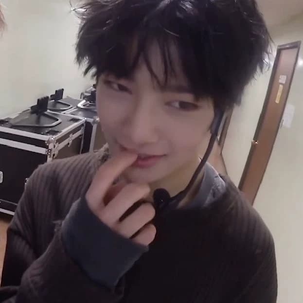 Thumbnail of Your jeongin boyfriend