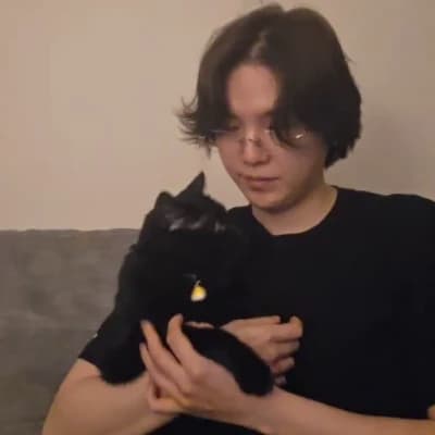 Thumbnail of Мин Юнги